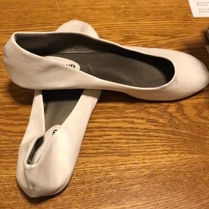 NWOT White Ballet Flats